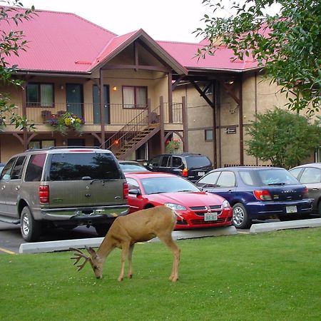 Aspen Village Waterton Park Luaran gambar